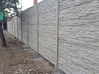 betónový plot kamenný vzor