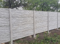 Betónový plot vzor štiepaný kameň