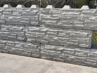 Bétónové kocky bloky so vzorom kameňa