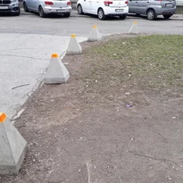 Betónové stĺpiky - parkovacie zábrany z betónu Betónové stĺpiky - parkovacie zábrany z betónu