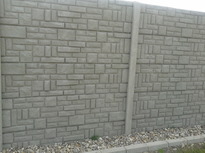 betónový plot kamenná mozaika