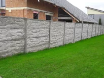 Betónový plot vzor kameň okolo domu Betónový plot vzor kameň okolo domu