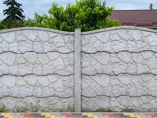 Elegantný plot, ktorý vydrží veky - Betónový plot - Bagin2