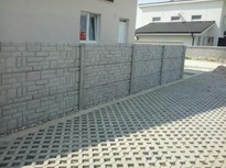 oplotenie okolo domu